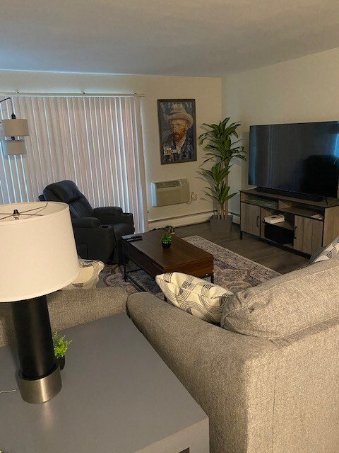 Foto del edificio - 7000 Sandell Ave