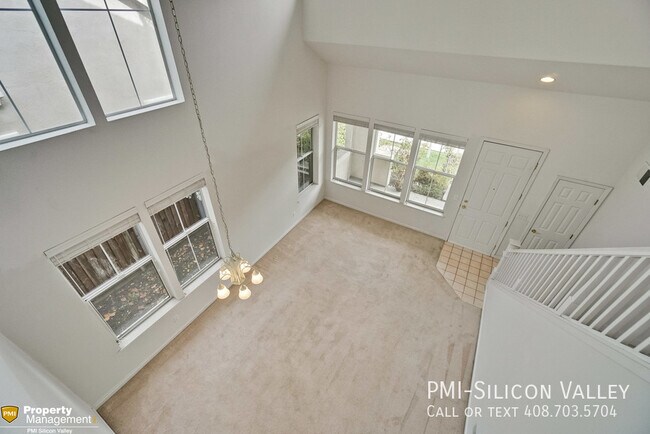 Foto del edificio - Near Near New, available Soon!