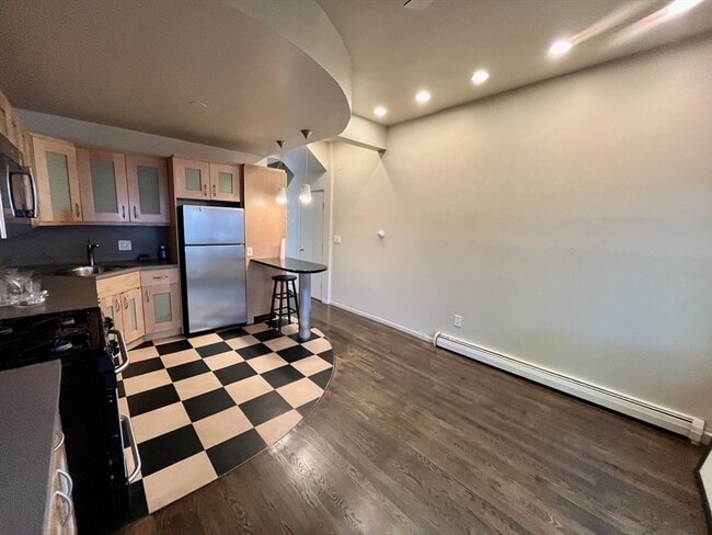 Building Photo - 44 Gorham St