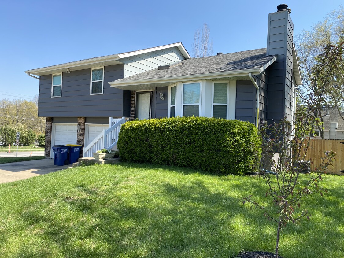 Foto principal - 15105 W 82nd Ter