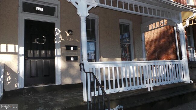 Building Photo - 127 Haws Ave