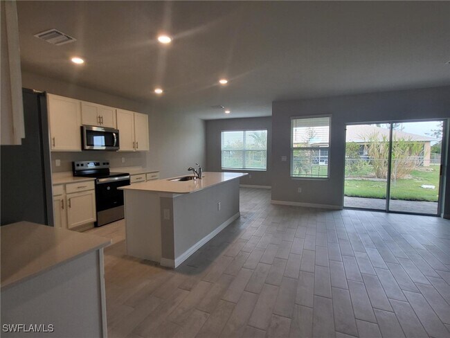 Foto del edificio - 2465 NW 9th St