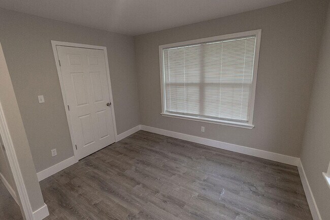 Foto del edificio - 3708 Greeley Dr