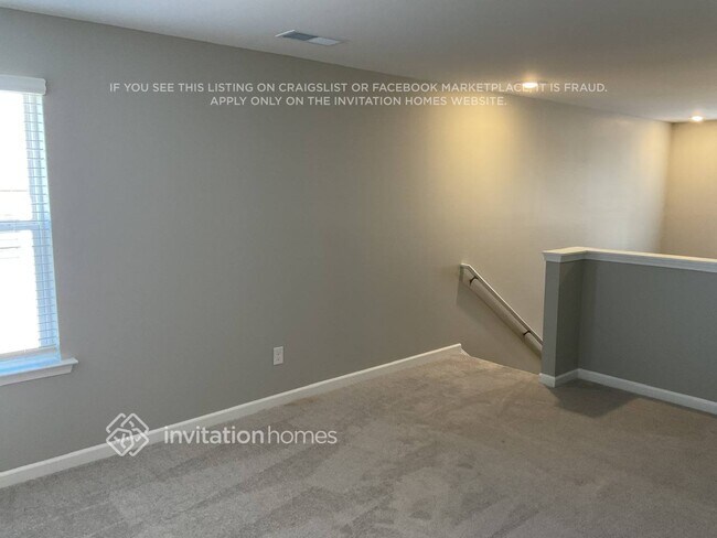 Building Photo - 533 Almere Dr