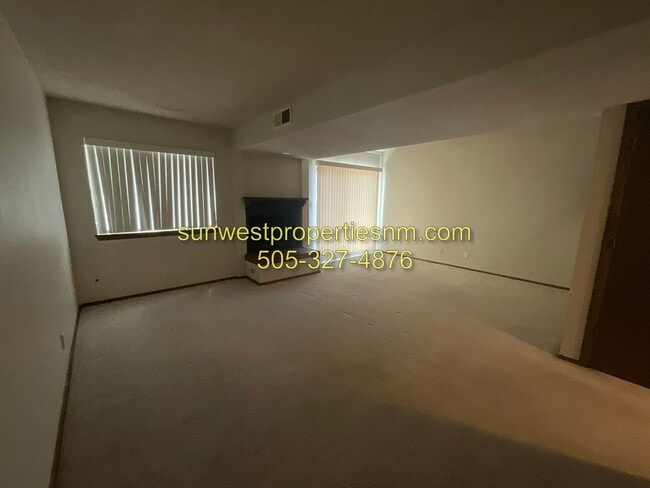 Building Photo - 2 bed Condo in Country Club Villas
