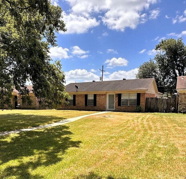 Foto del edificio - 2321 Gladys St, Beaumont TX 77702