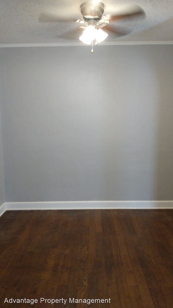 Foto del edificio - 1 br, 1 bath House - 889 E. Parkway S.