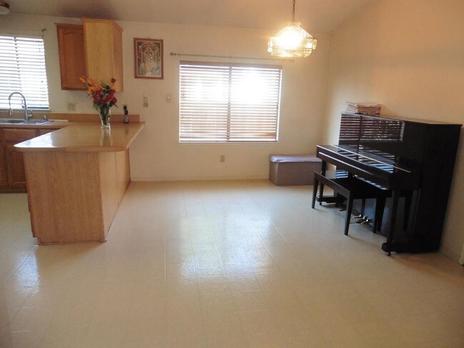 Building Photo - 37333 Ezra Dr
