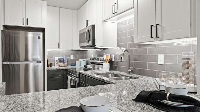 Building Photo - z-121825-Cortland Windward