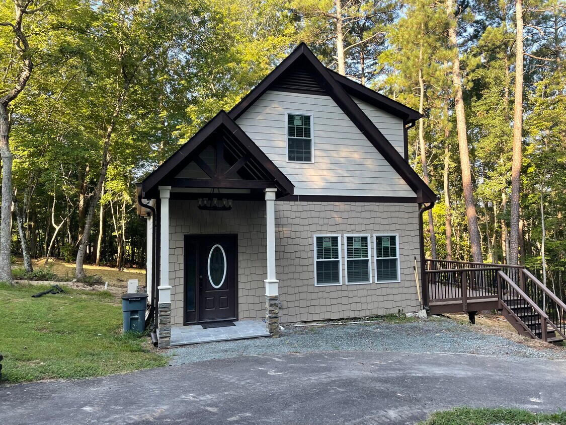 Primary Photo - 400 Britton Dr