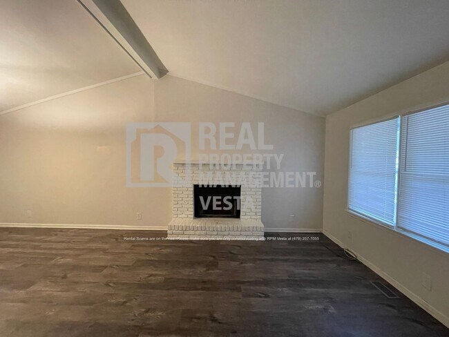 Foto del edificio - 443 Lacebark Dr