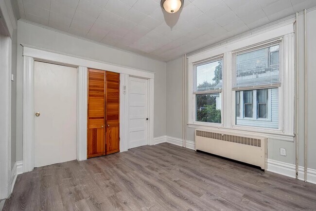 Building Photo - 857 7th Ave