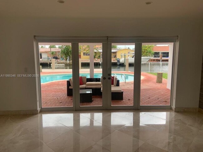 Foto del edificio - 3406 NE 168th St