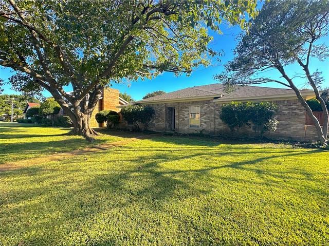 Building Photo - 1706 Hanover Dr