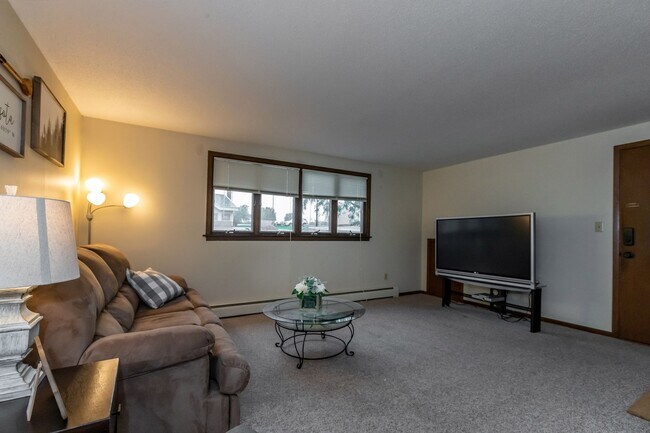 Foto del edificio - 3406 22nd Ave NW