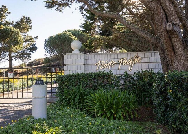 Foto del edificio - **Coming Soon — Spacious 3BR + 2.5BA Two-Level Condo in Pointe Pacific**