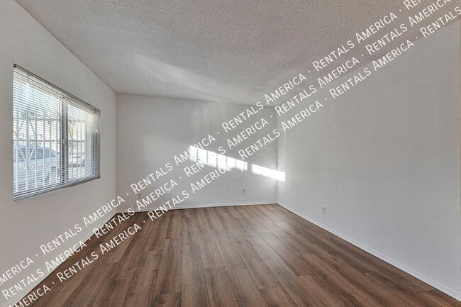 Foto del edificio - 749 E 6th St