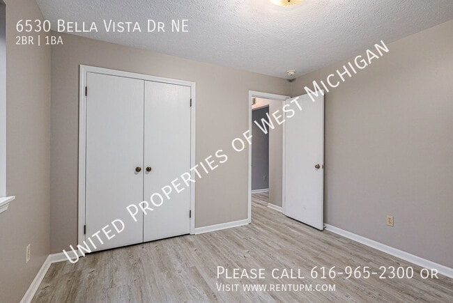 Building Photo - 6530 Bella Vista Dr NE