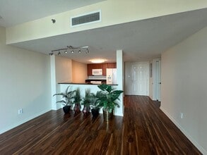 300 S Duval St