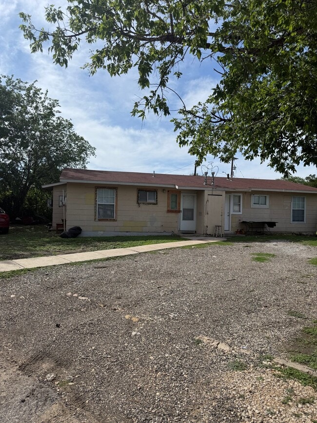 Building Photo - 602 Ellor Dr