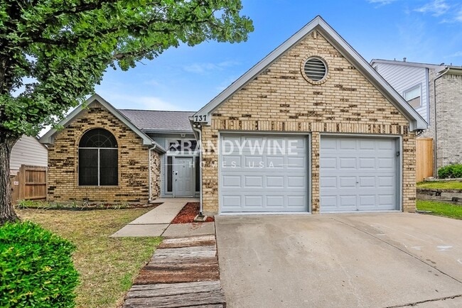 Building Photo - 737 Lionel Way