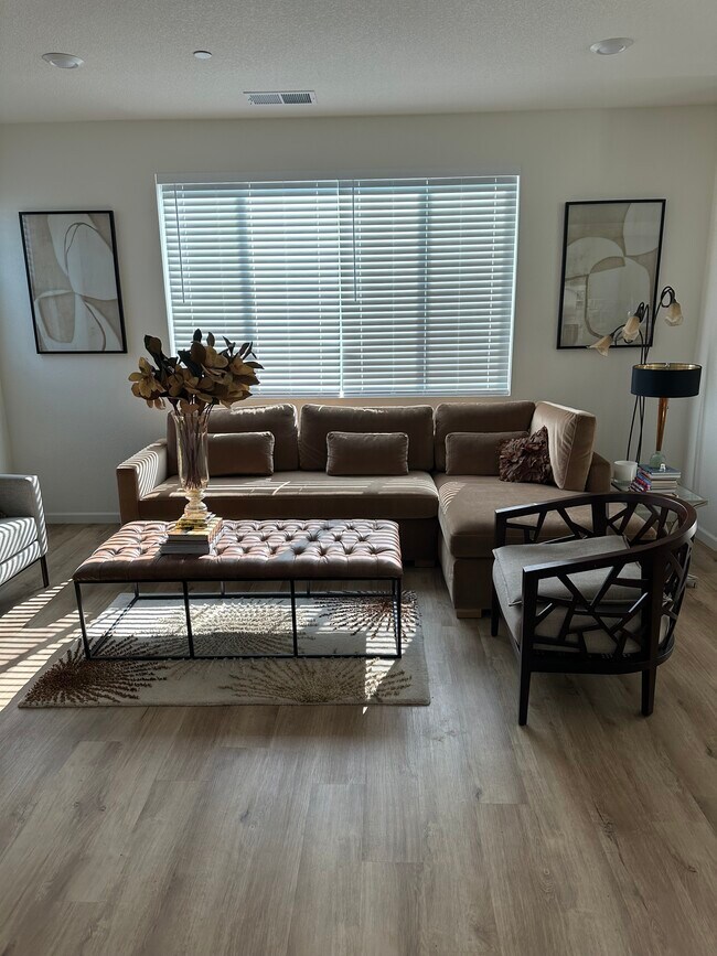 Foto del edificio - 2295 Iron Point Rd