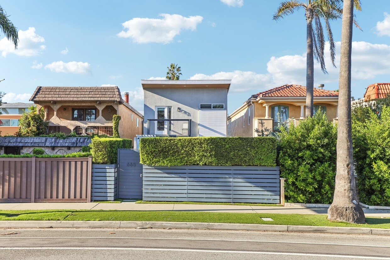 Foto principal - 665 Washington Blvd