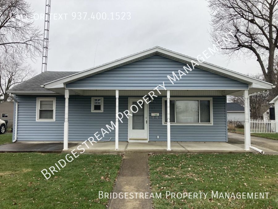 Primary Photo - Nice 3 bedroom, 1 bath house with 2 car de...