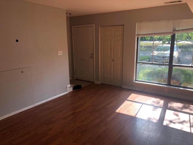 Building Photo - 1100 Merrimar Cir N