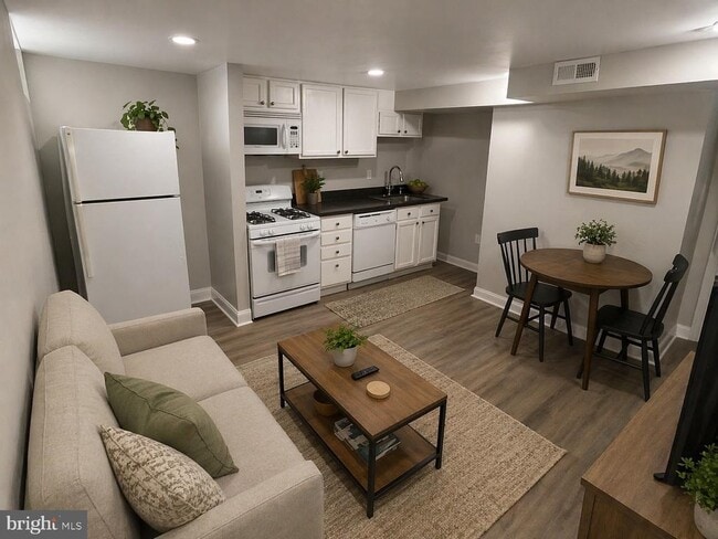 Foto del edificio - 5839 Benton Heights Ave