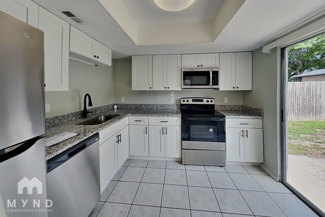 Building Photo - 3442 Coachlight Dr