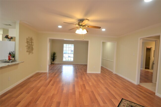 Building Photo - 12711 Westleigh Dr