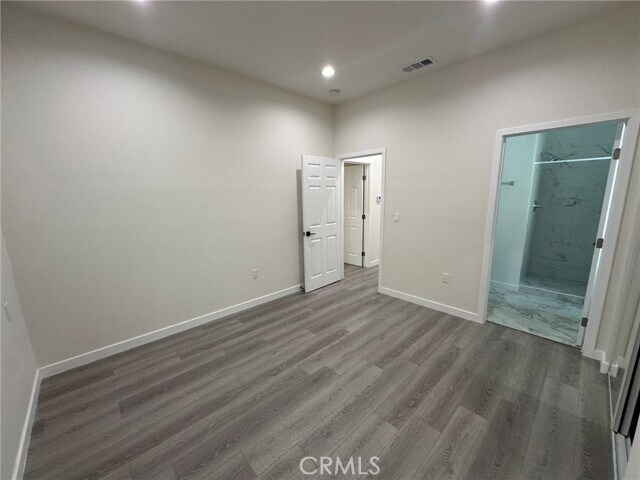 Foto del edificio - 10060 Pinewood Ave