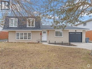 Building Photo - 370 Fryer St