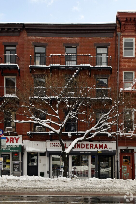 Foto principal - 142 1st Ave