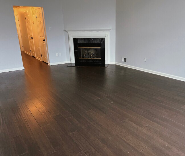 Fireplace - 1942 Willings Ln