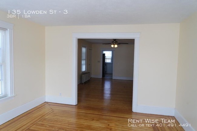 Building Photo - 3 bedroom in Pawtucket RI 02860