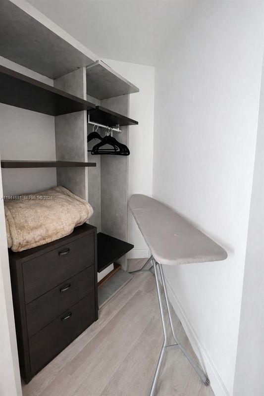 Foto del edificio - 45 SW 9th St