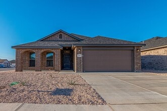 Building Photo - 2060 Acacia Ln