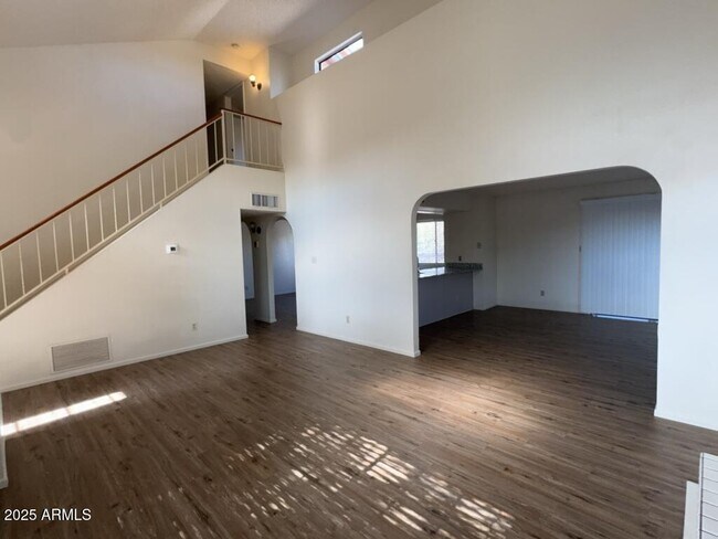 Building Photo - 3274 Ridge Crest St