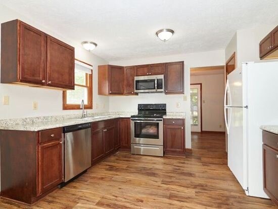 Foto del edificio - 5248 Sherwood Ct