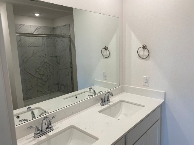 Foto del edificio - 1032 PEBBLE Dr