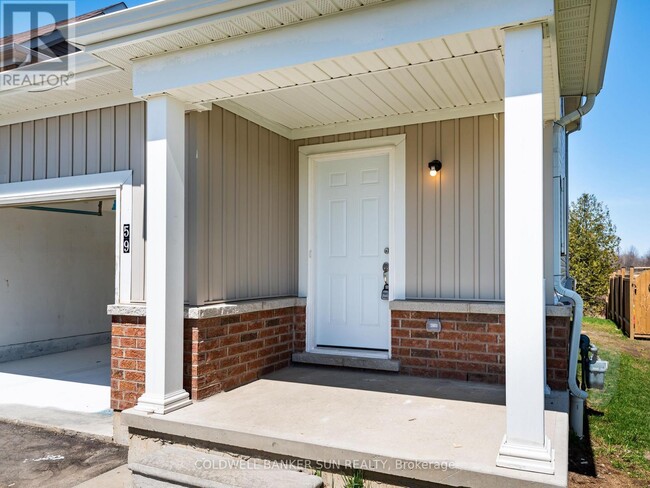 Building Photo - 59 Todd Cres