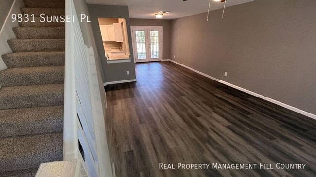 Building Photo - 9831 Sunset Pl