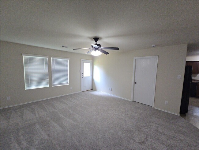 Foto del edificio - 810 Lightningbug Ln