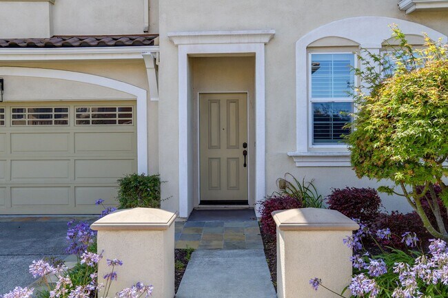 Foto del edificio - 4 Bed / 3 Bath San Bruno home in highly de...