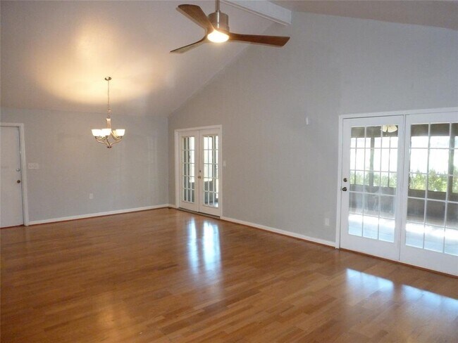 Building Photo - 12303 Waldemar Dr