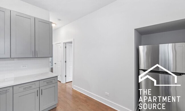 Building Photo - 2421 N Clybourn Ave