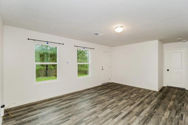 Foto del edificio - 301 Parkland Wy