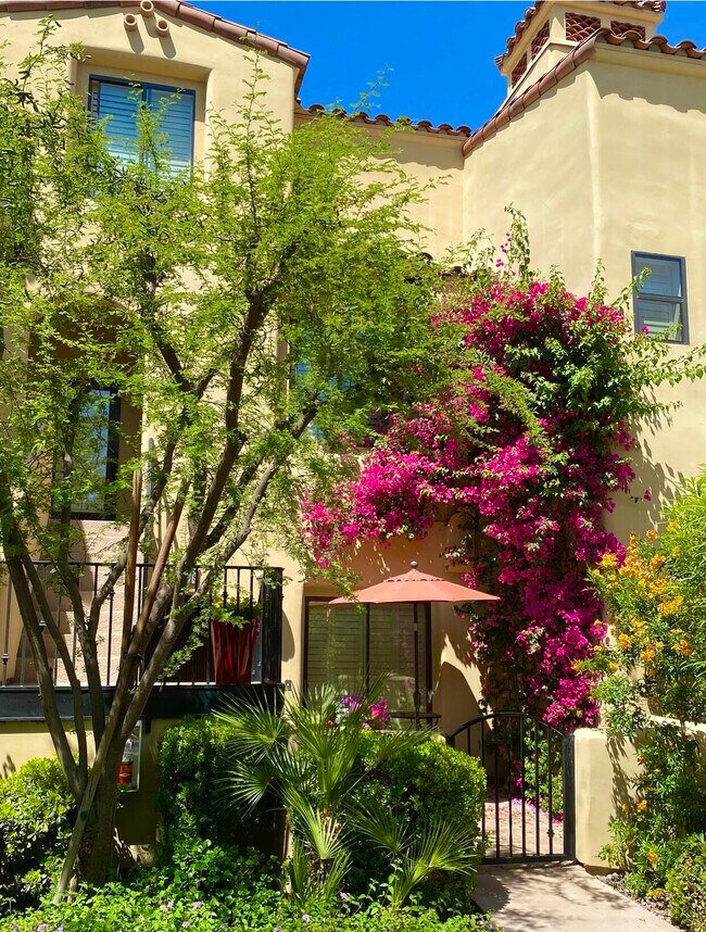 Building Photo - 208 Villorrio Dr S